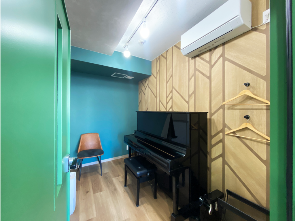 soundproof booth in a music school ライトブルー