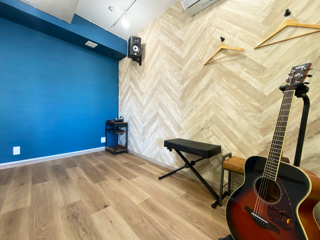 soundproof booth in a music school ブルー