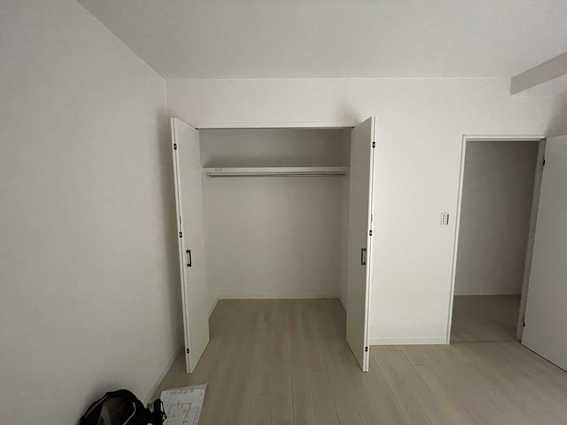 工事前、現地調査時の様子。クローゼットは解体し、防音室の一部に。