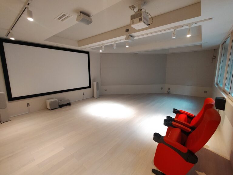 RC造2階建て住宅のプロ仕様防音スタジオ＆シアター