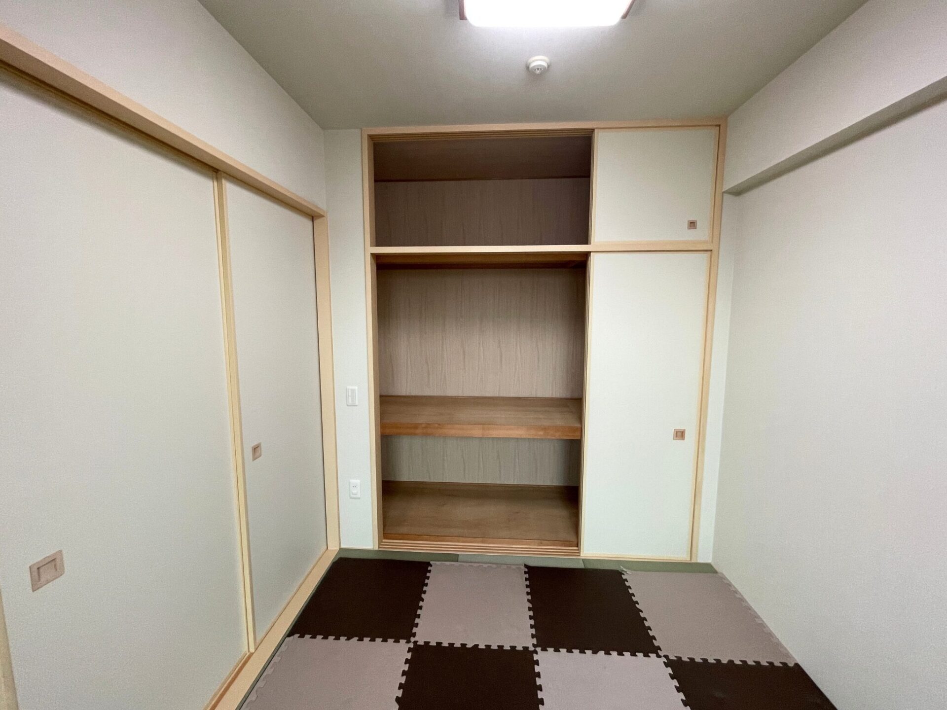工事前、収納部分の様子