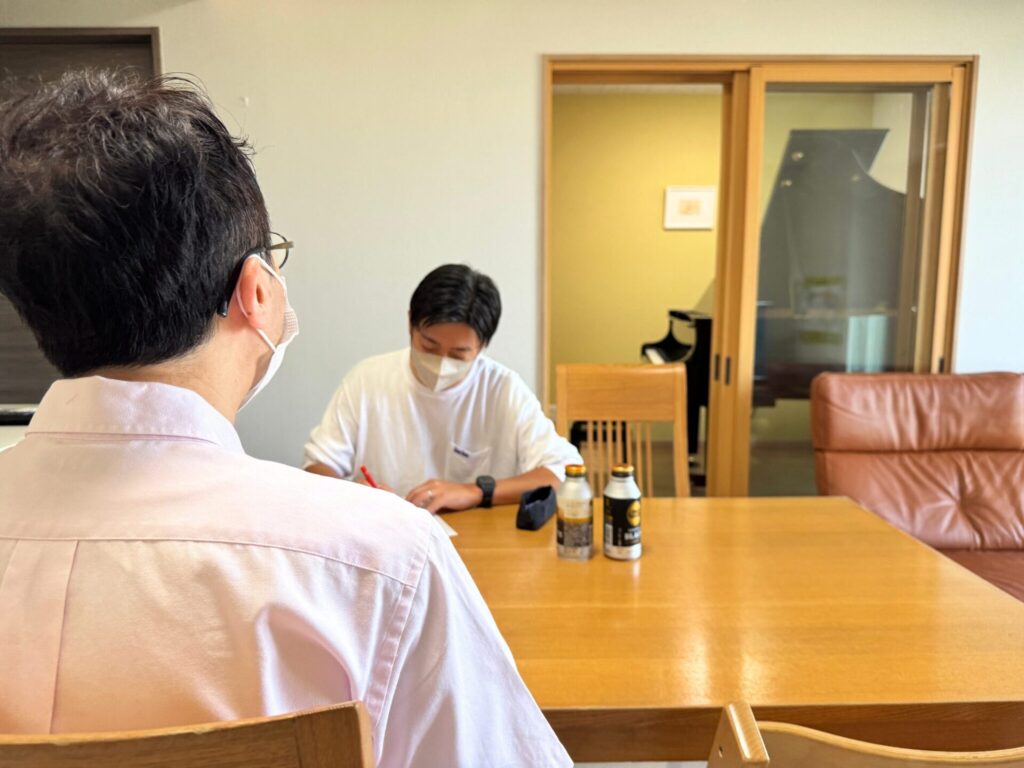 インタビューの様子