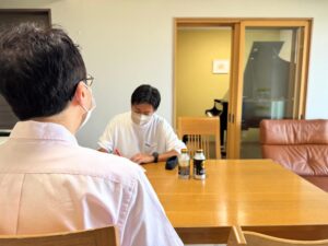 インタビューの様子